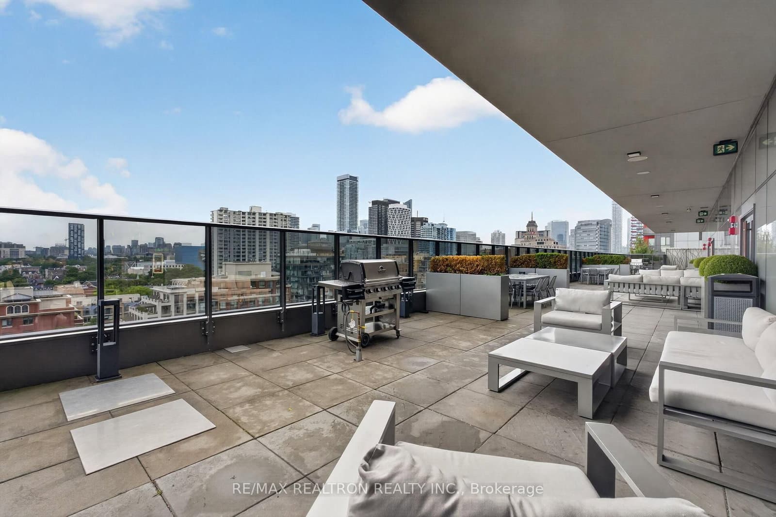 330 Richmond Street W, Unit 2203 thumbnail 37