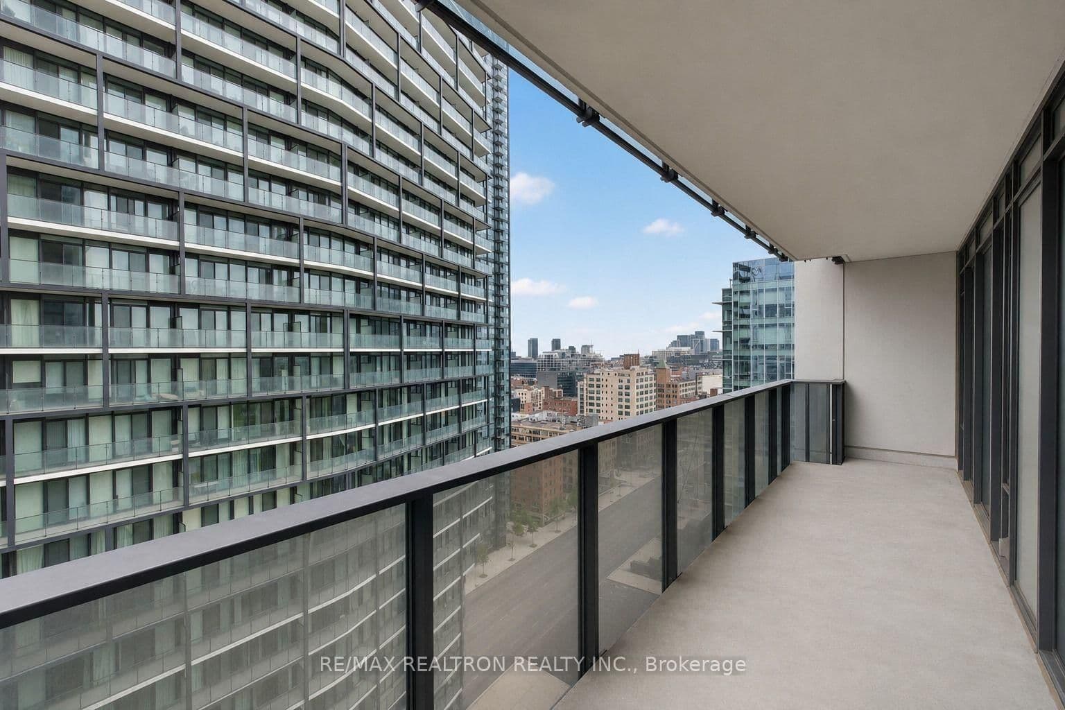 330 Richmond Street W, Unit 2203 thumbnail 6