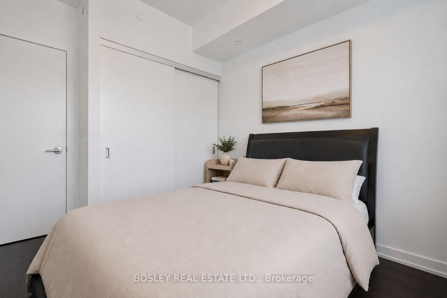 223 St Clair Avenue, Unit 209 thumbnail 11