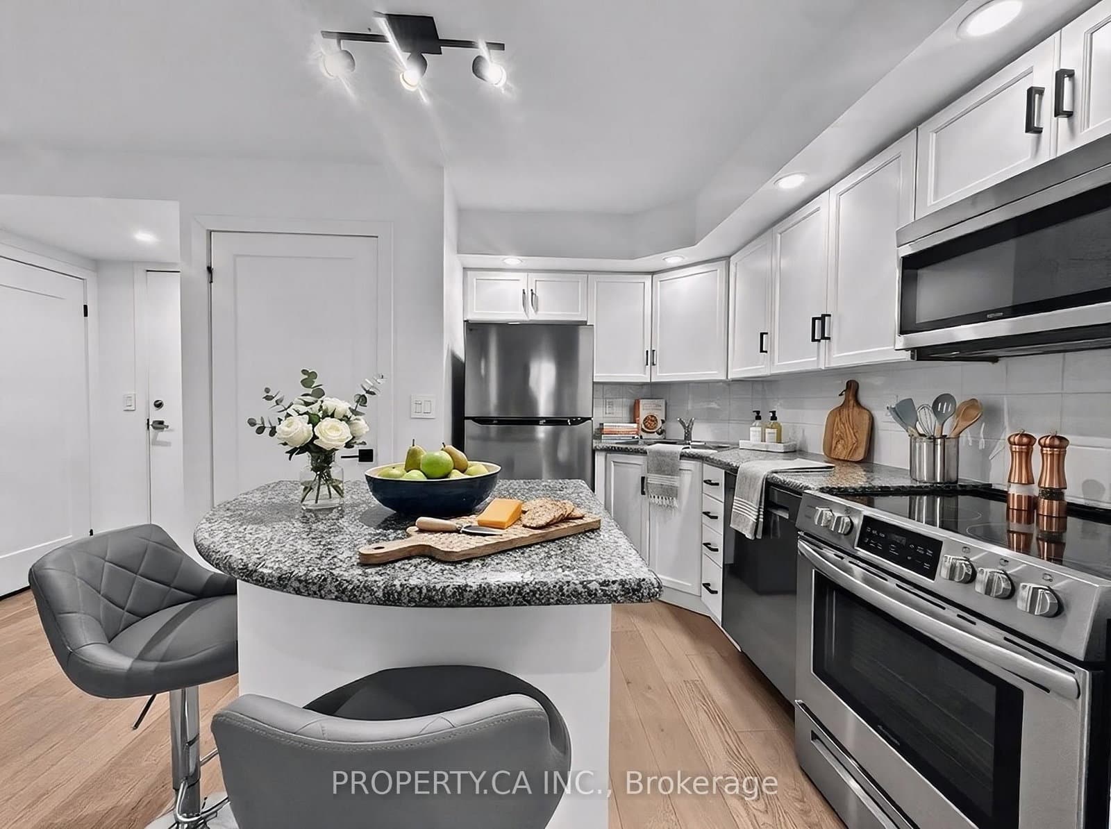 250 Wellington Street, Unit 329 thumbnail 10