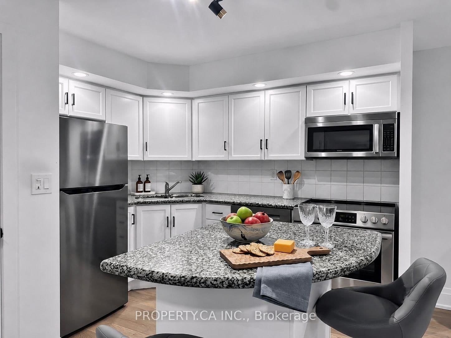 250 Wellington Street, Unit 329 thumbnail 11