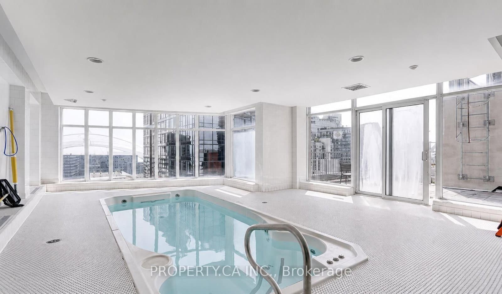 250 Wellington Street, Unit 329 thumbnail 22