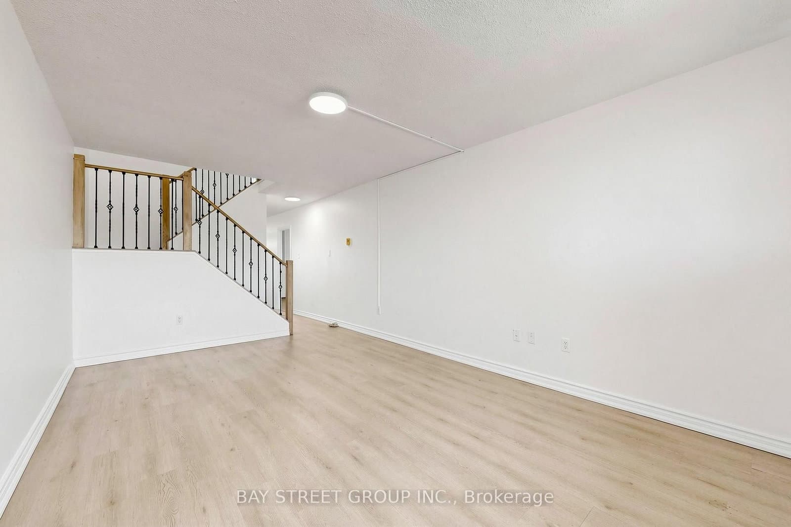 55 Sunny Glenway, Unit 302 thumbnail 13