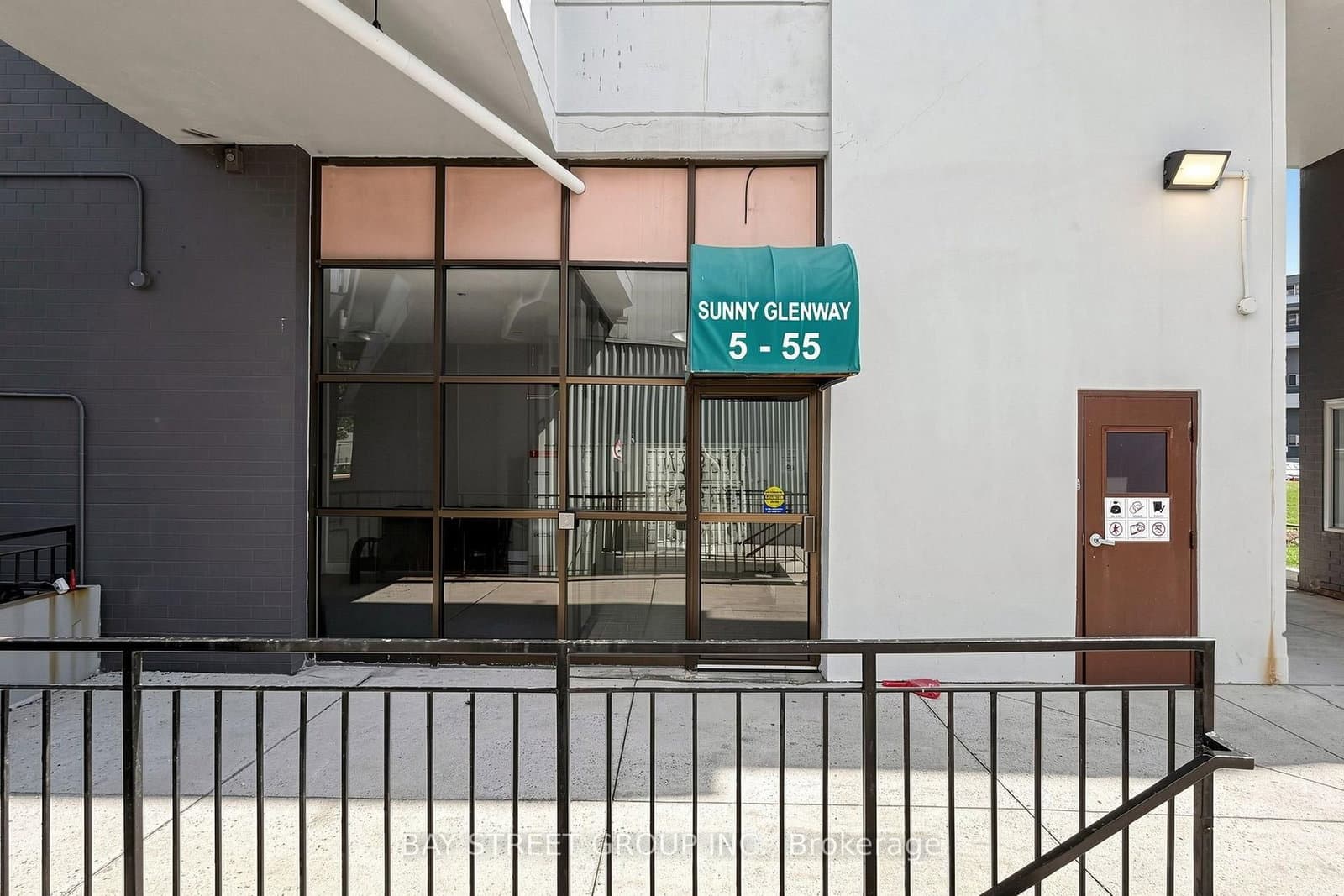 55 Sunny Glenway, Unit 302 thumbnail 4