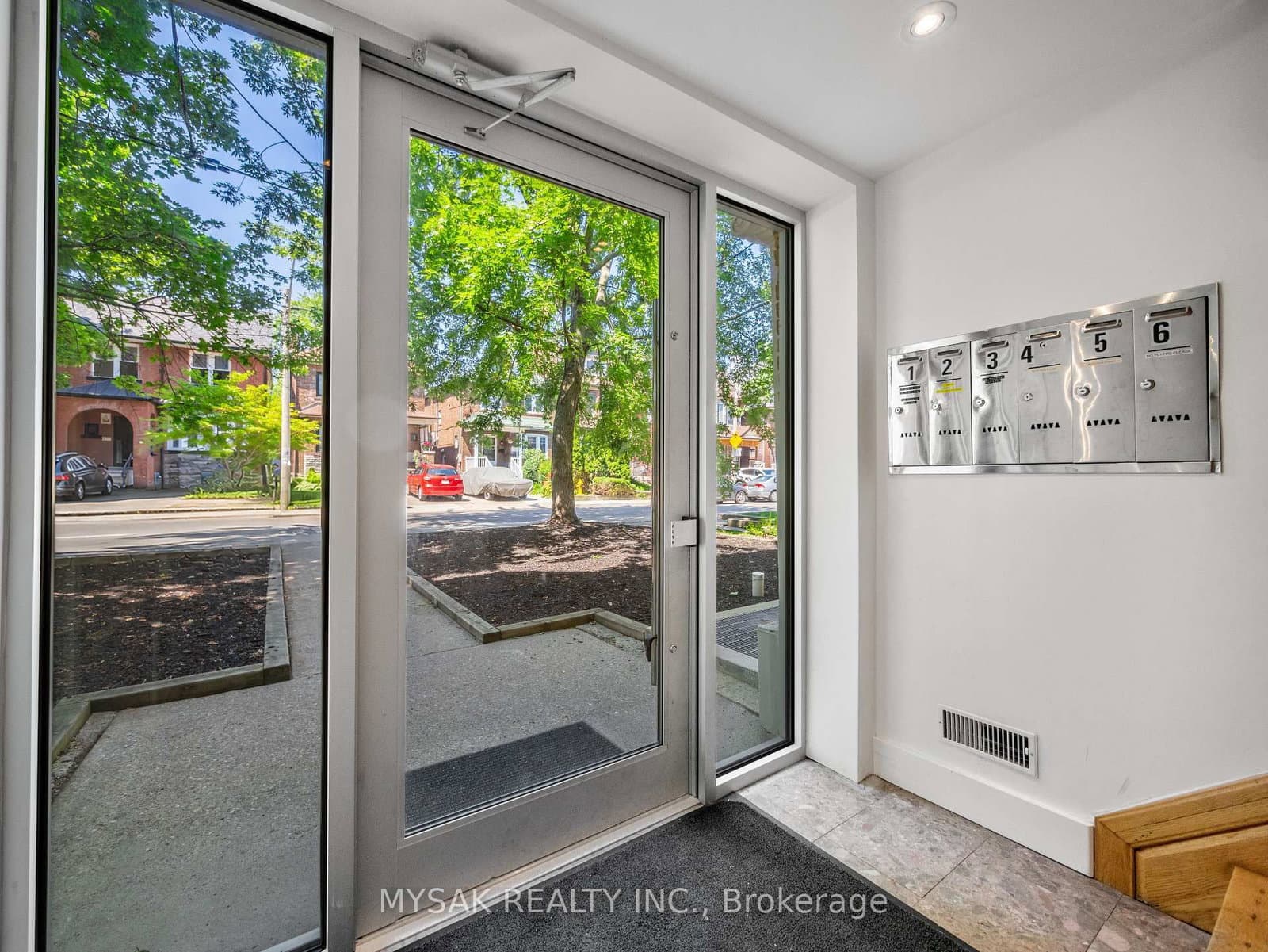 427 Crawford Street thumbnail 5
