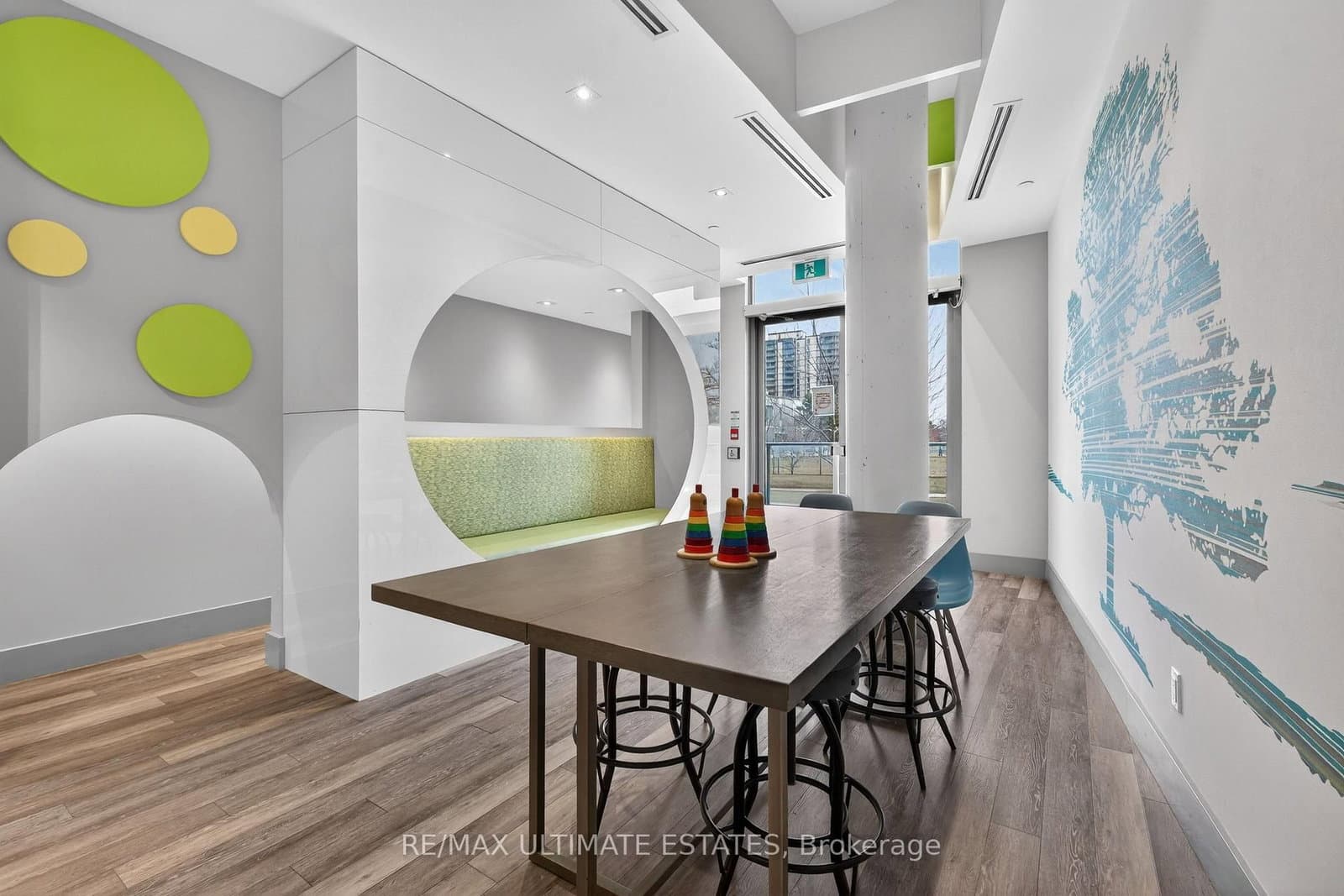 32 Forest Manor Road, Unit 1809 thumbnail 32