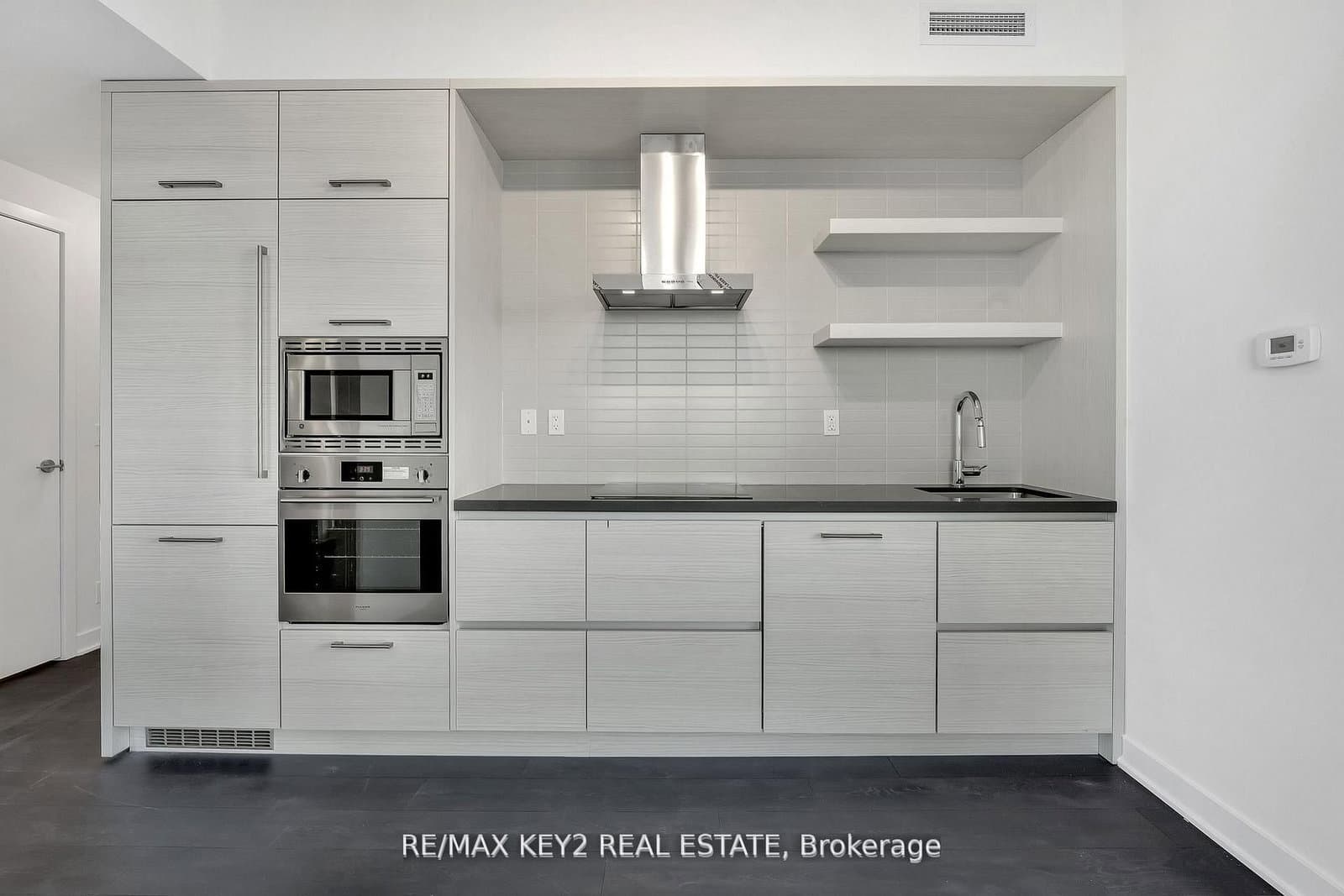 2221 Yonge Street, Unit 3402 thumbnail 2