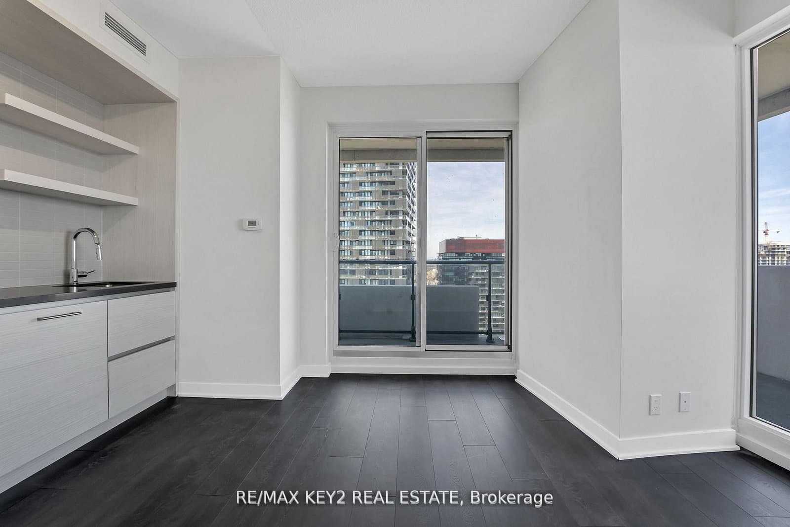 2221 Yonge Street, Unit 3402 thumbnail 6