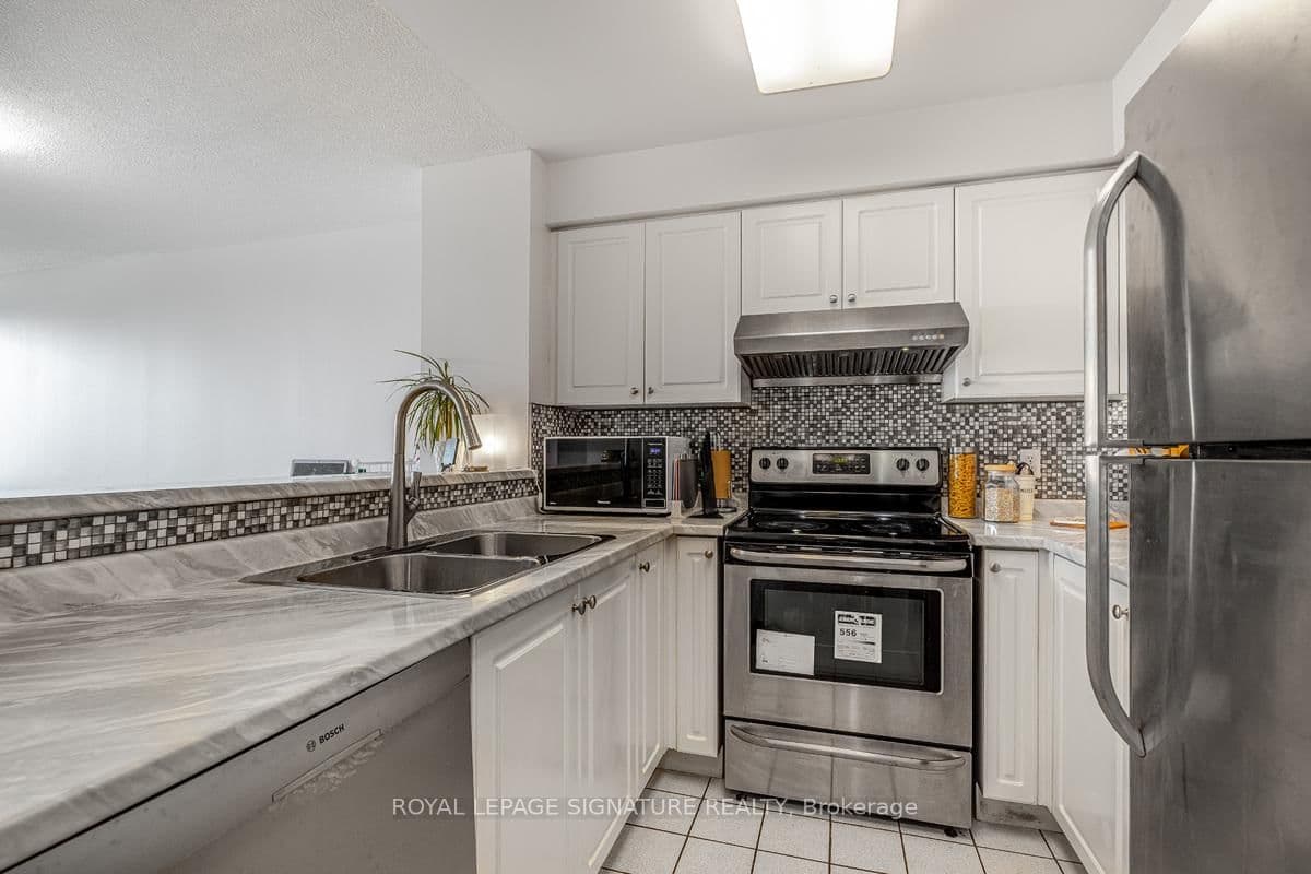8 Pemberton Avenue, Unit UPH3 thumbnail 11