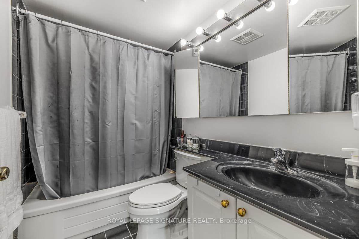 8 Pemberton Avenue, Unit UPH3 thumbnail 17