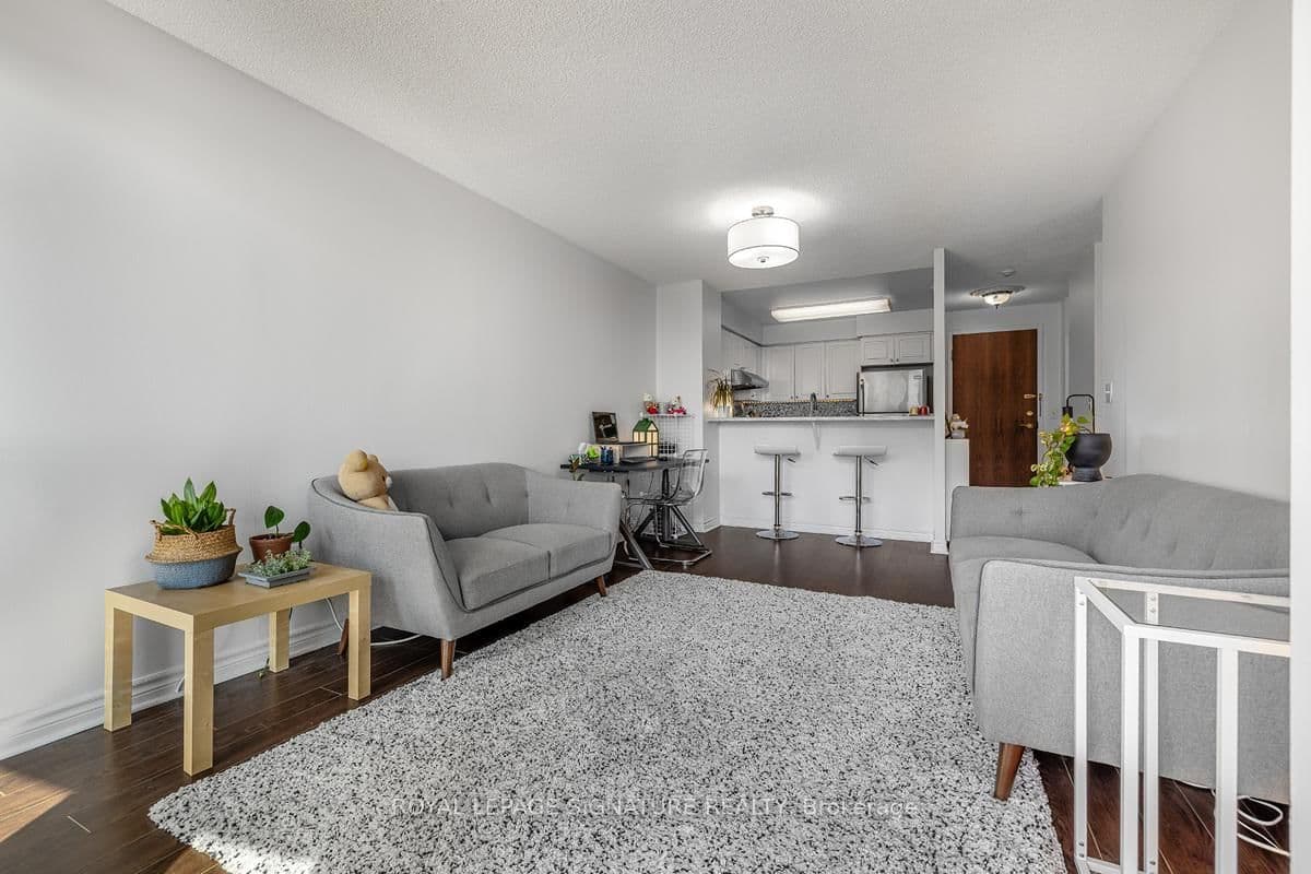 8 Pemberton Avenue, Unit UPH3 thumbnail 4