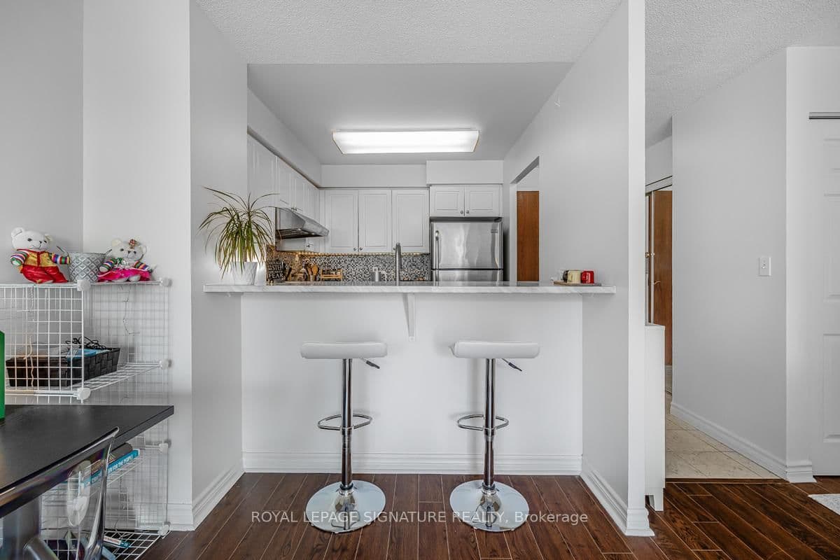 8 Pemberton Avenue, Unit UPH3 thumbnail 8
