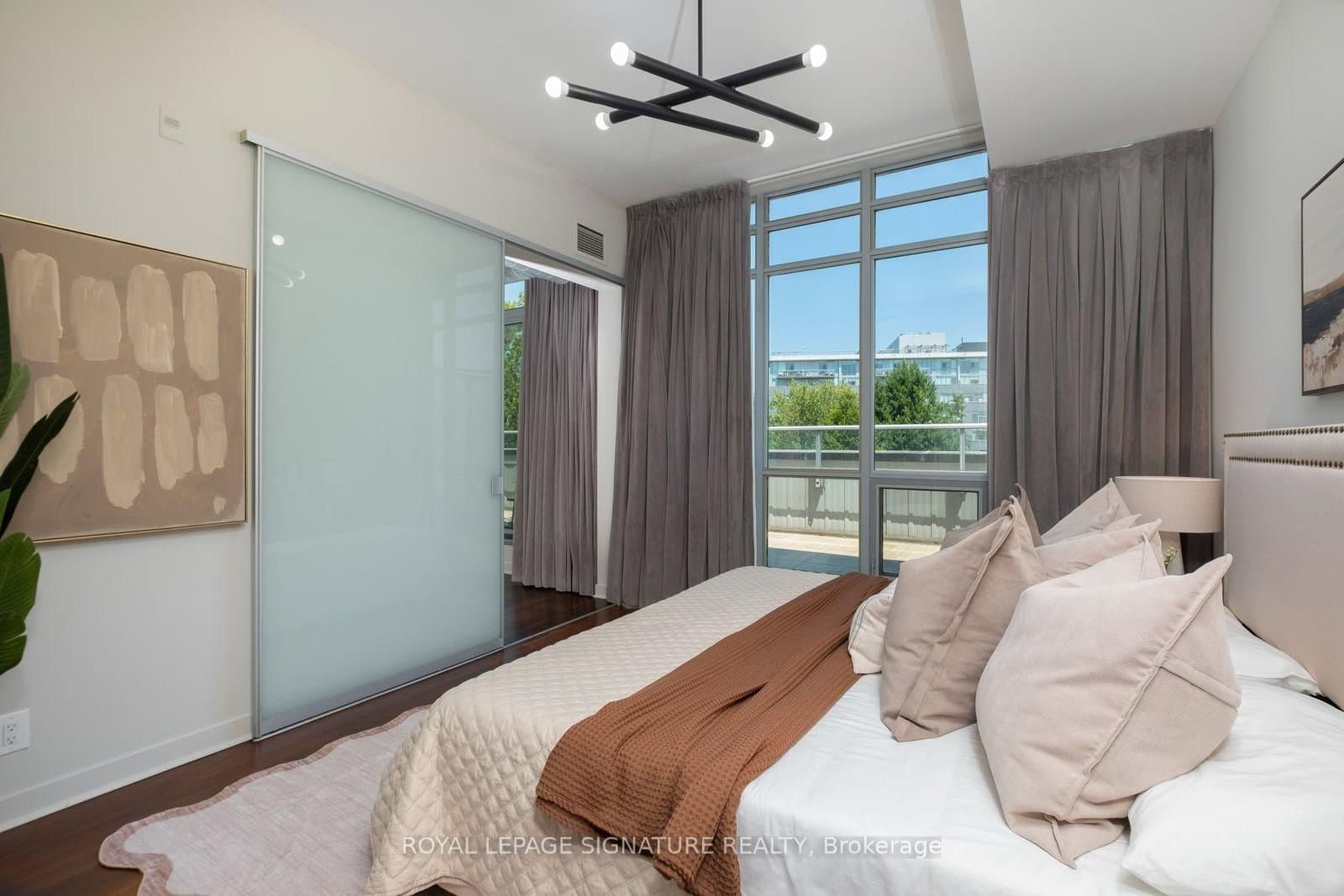52 Sumach Street, Unit 402 thumbnail 18