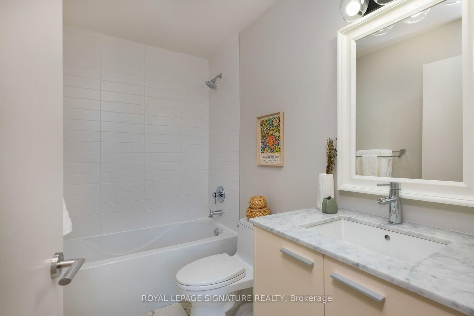52 Sumach Street, Unit 402 thumbnail 20