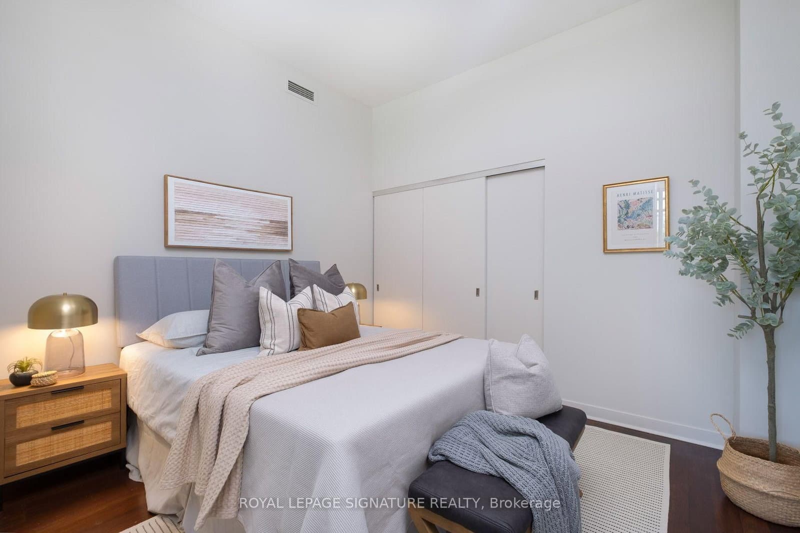 52 Sumach Street, Unit 402 thumbnail 23