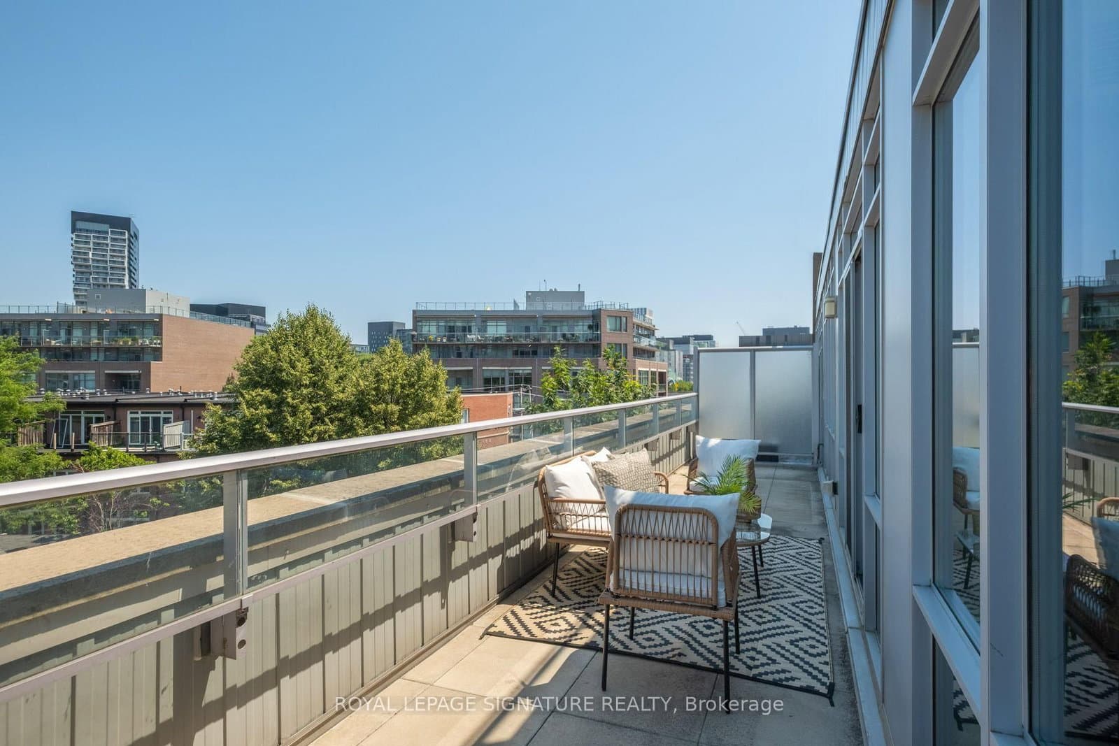 52 Sumach Street, Unit 402 thumbnail 33