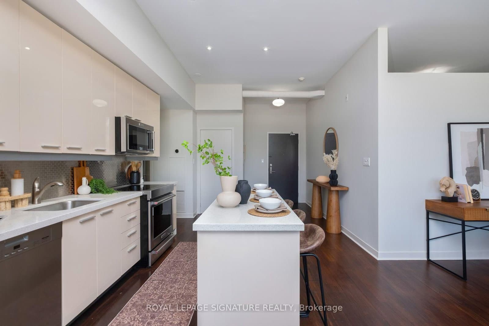 52 Sumach Street, Unit 402 thumbnail 4