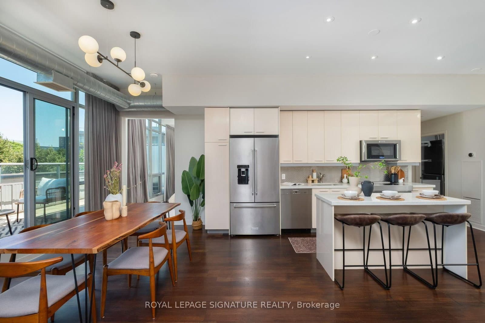 52 Sumach Street, Unit 402 thumbnail 6