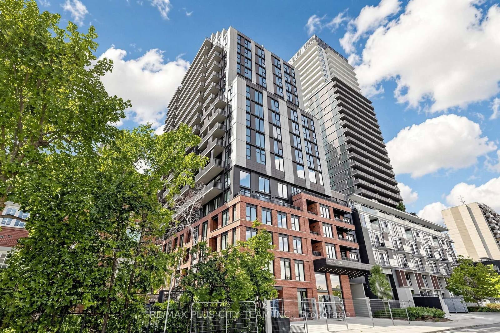 109 Erskine Avenue, Unit 509