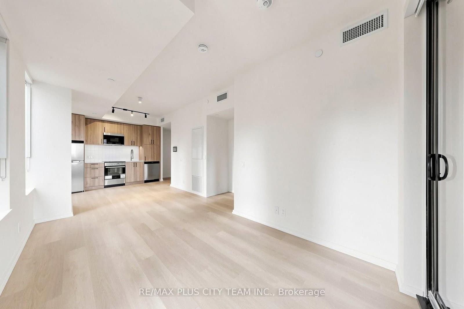 109 Erskine Avenue, Unit 509 thumbnail 10