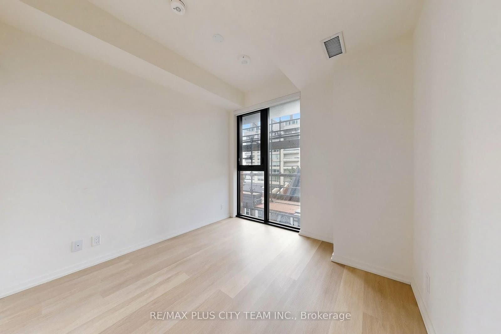 109 Erskine Avenue, Unit 509 thumbnail 13