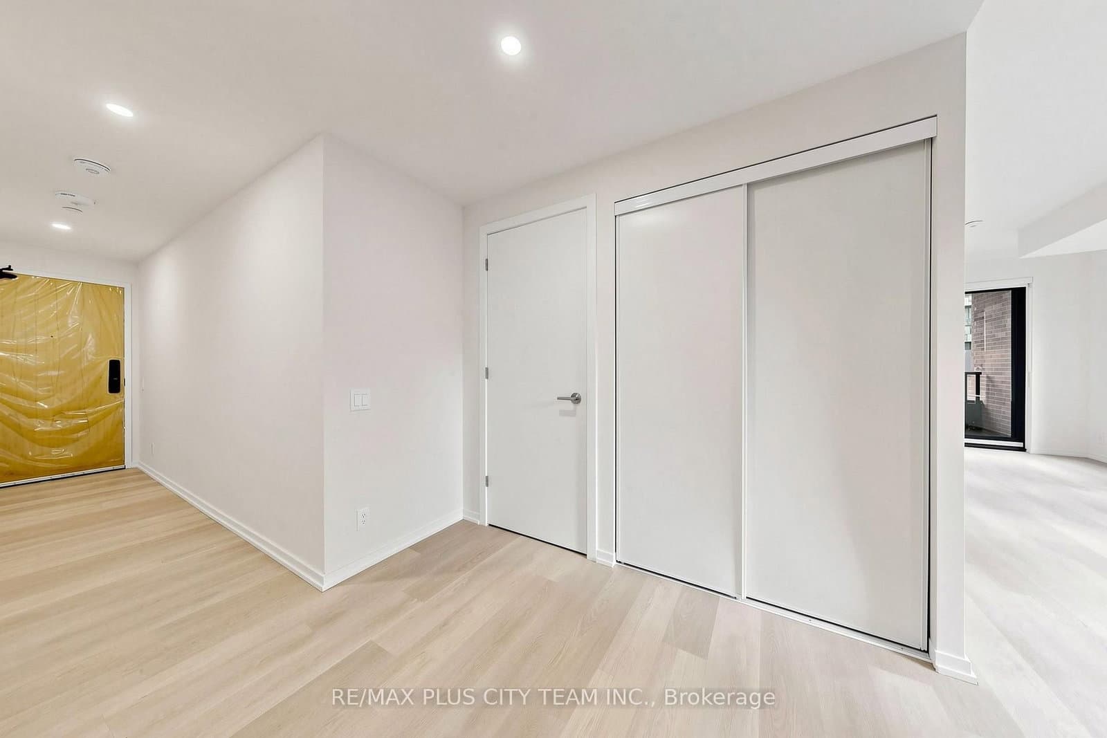109 Erskine Avenue, Unit 509 thumbnail 2