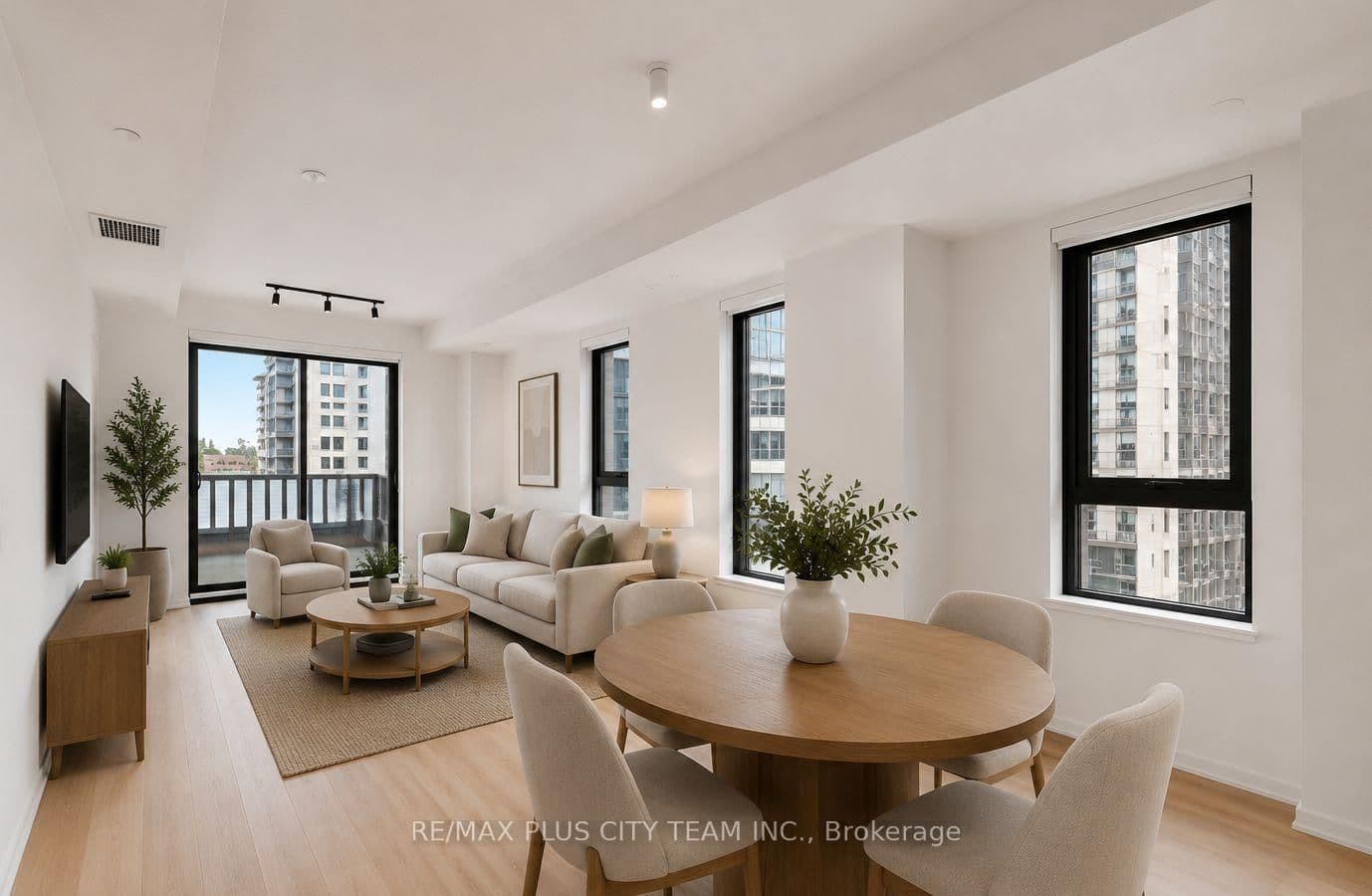 109 Erskine Avenue, Unit 509 thumbnail 4