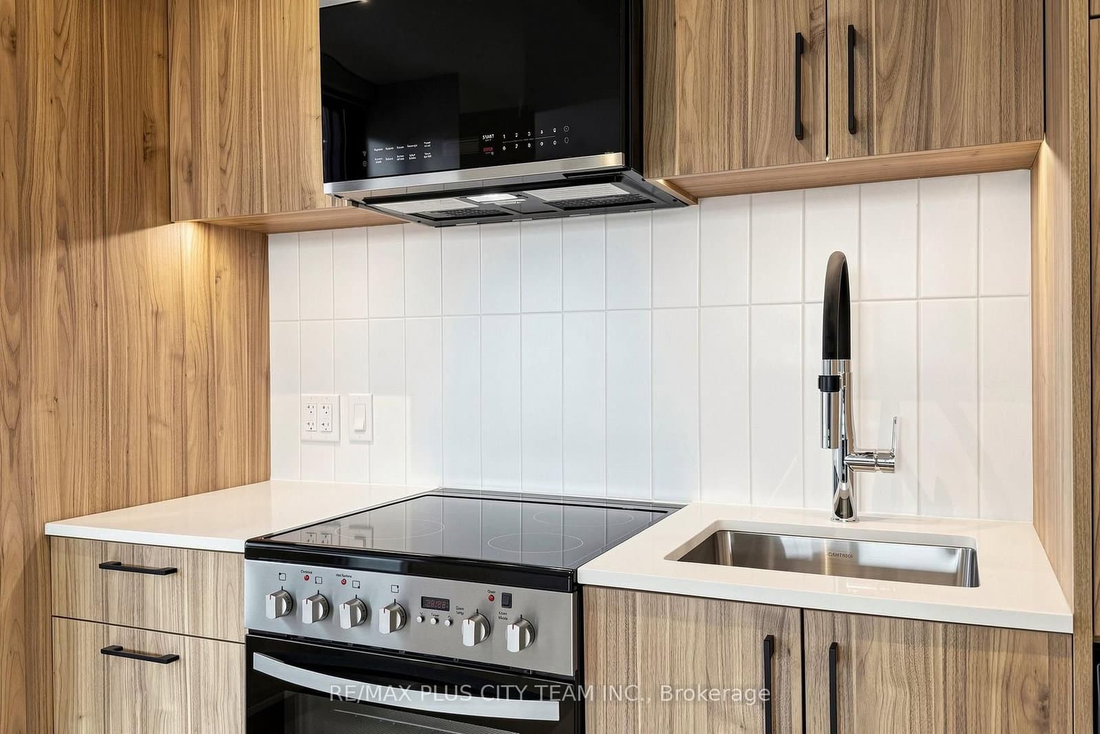109 Erskine Avenue, Unit 509 thumbnail 6