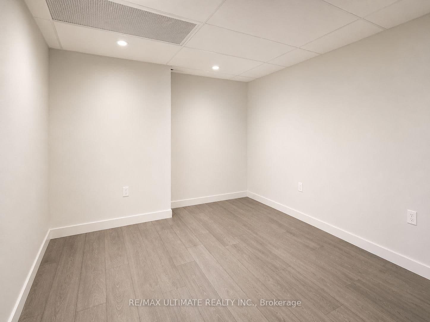 116 Dundas Street W, Unit 3rd floor thumbnail 7