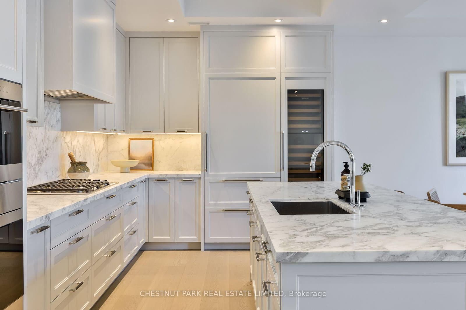 10 Prince Arthur Avenue, Unit 404 thumbnail 13