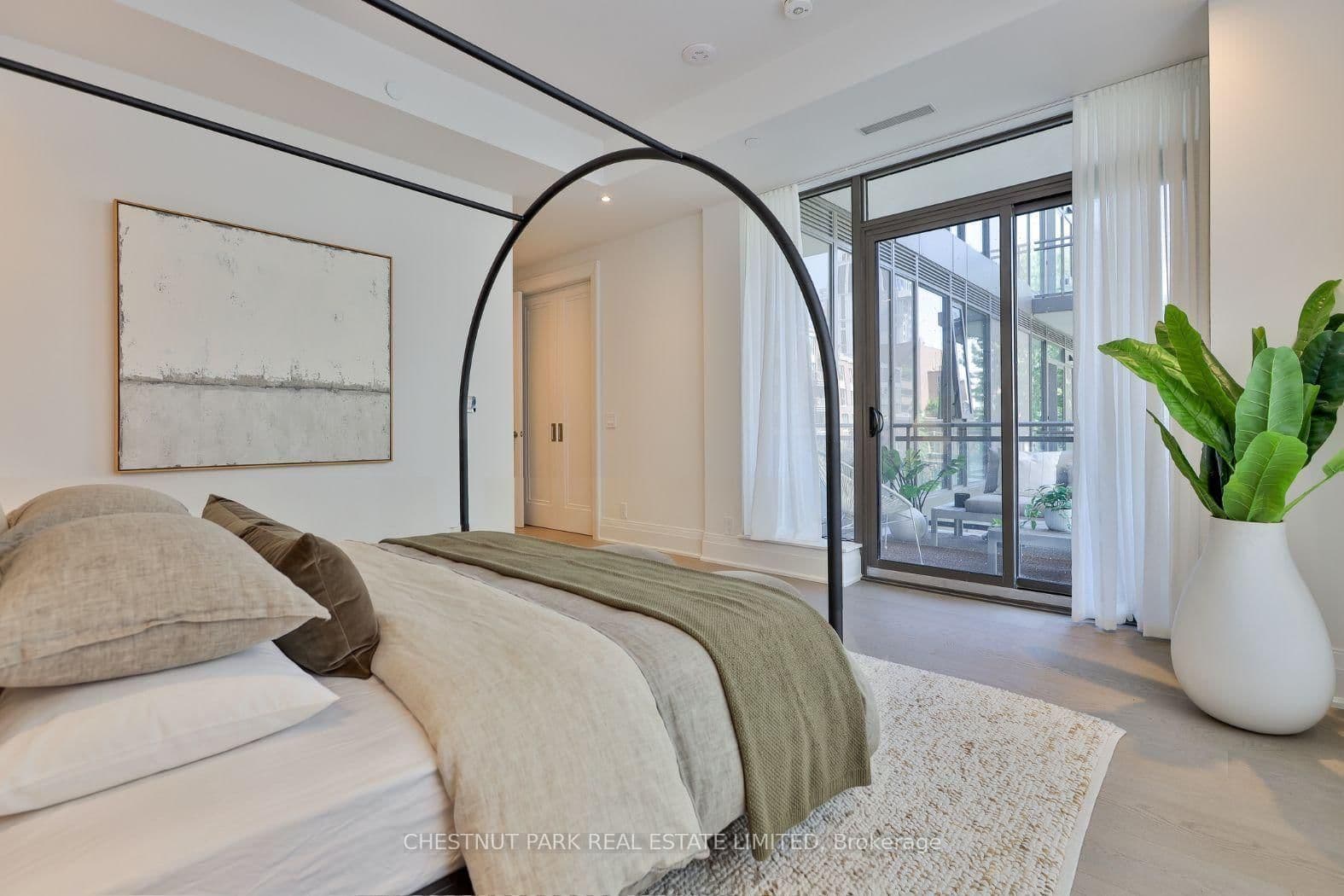 10 Prince Arthur Avenue, Unit 404 thumbnail 26
