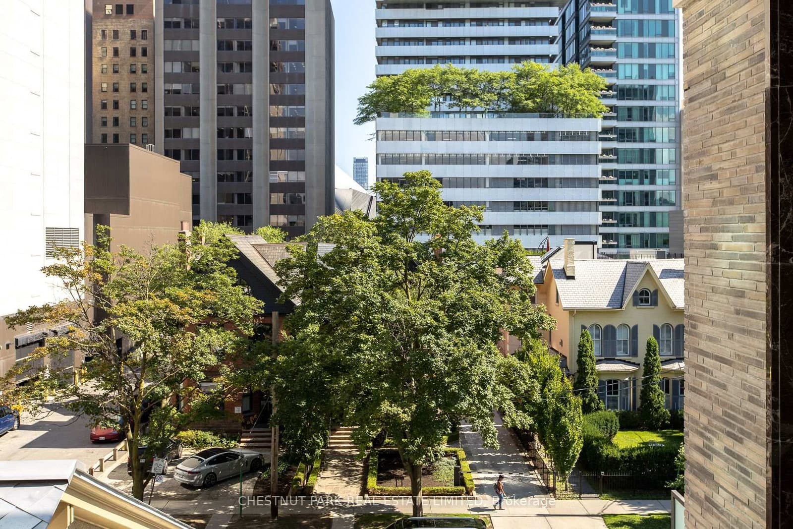 10 Prince Arthur Avenue, Unit 404 thumbnail 8
