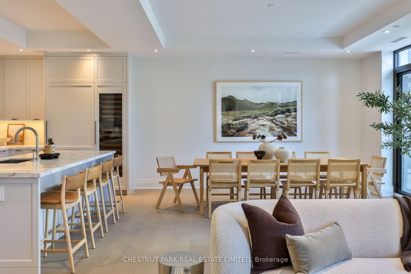 10 Prince Arthur Avenue, Unit 404 thumbnail 9