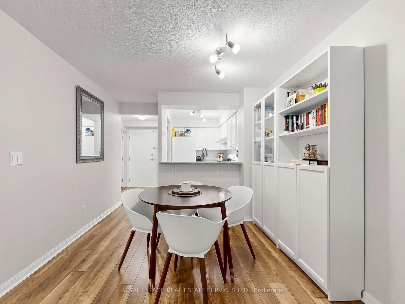 398 Eglinton Avenue, Unit 203 thumbnail 14