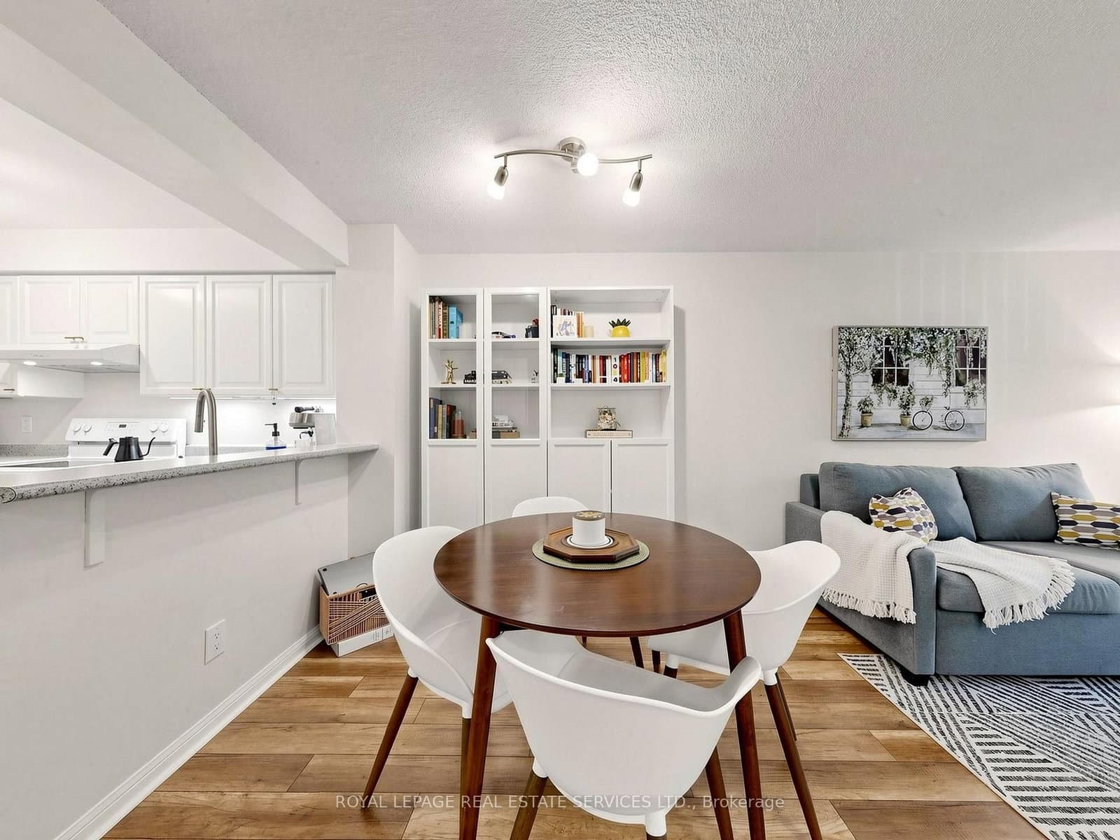 398 Eglinton Avenue, Unit 203 thumbnail 15
