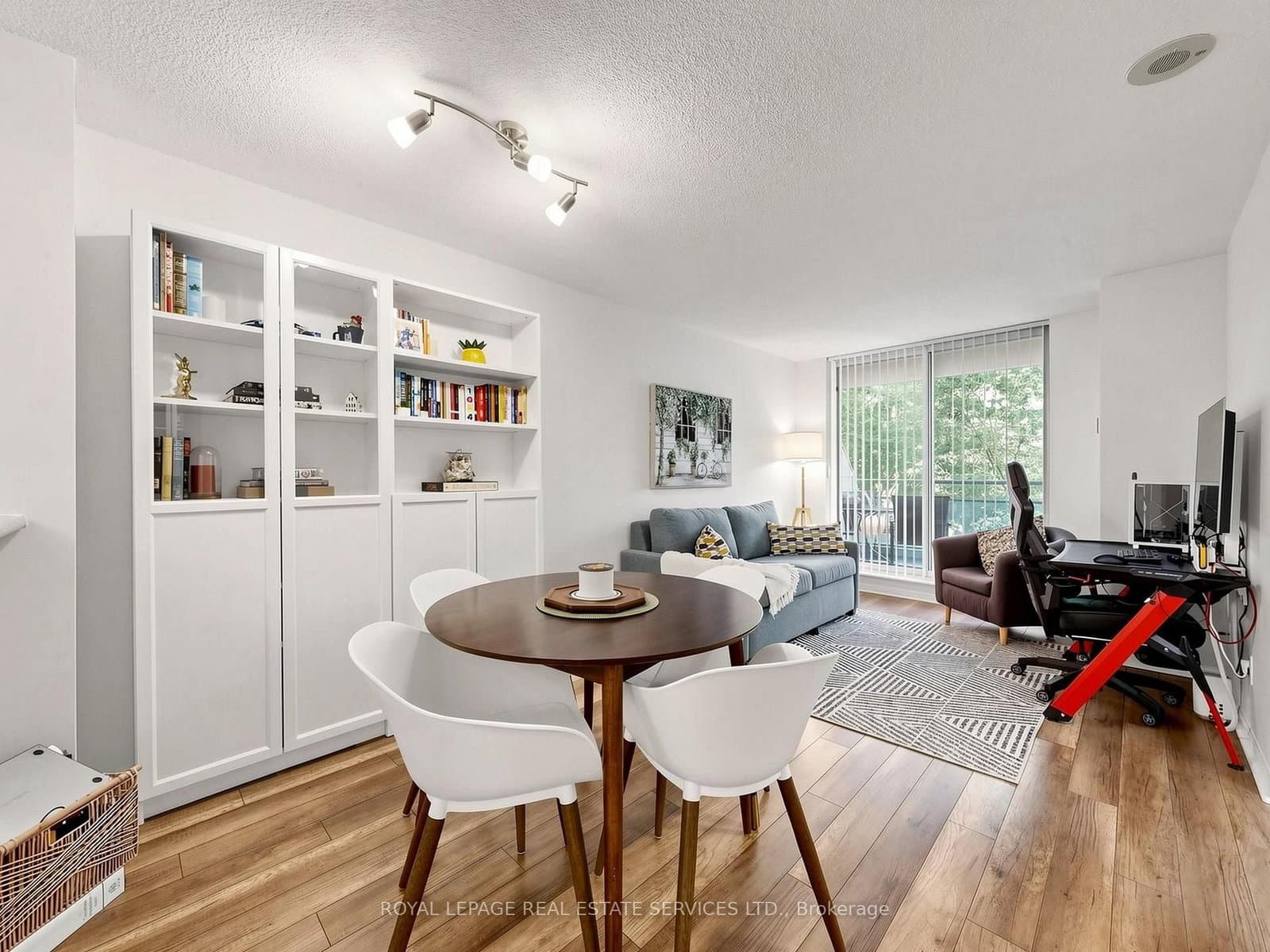 398 Eglinton Avenue, Unit 203 thumbnail 16