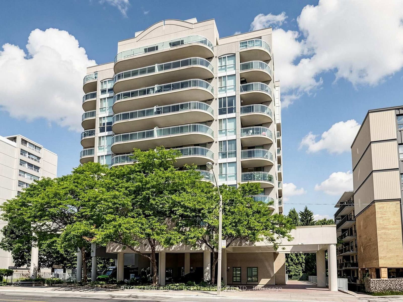 398 Eglinton Avenue, Unit 203 thumbnail 3