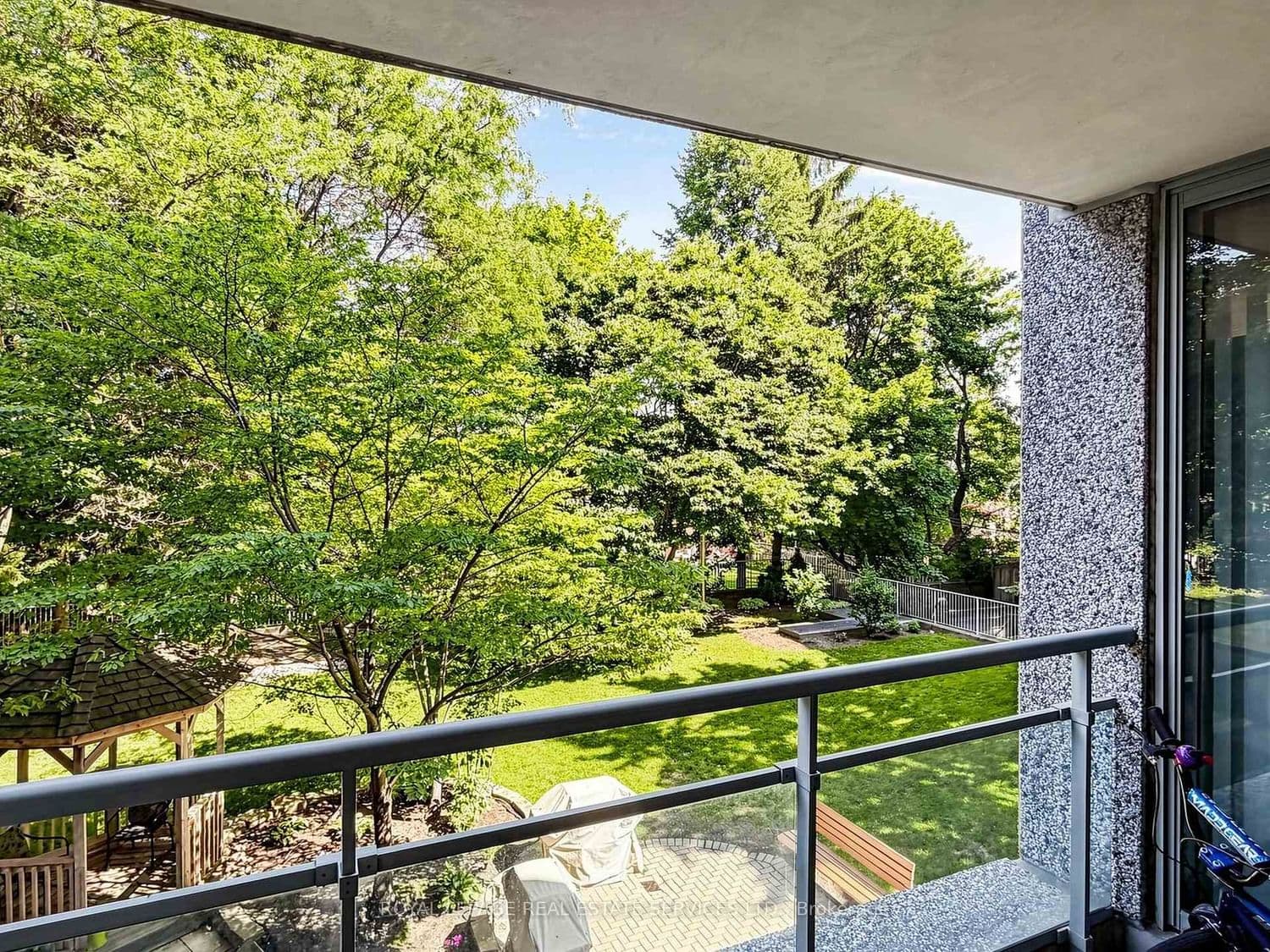 398 Eglinton Avenue, Unit 203 thumbnail 30