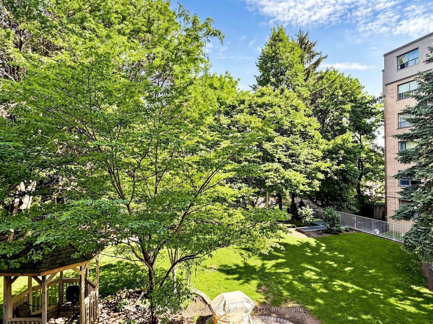 398 Eglinton Avenue, Unit 203 thumbnail 33
