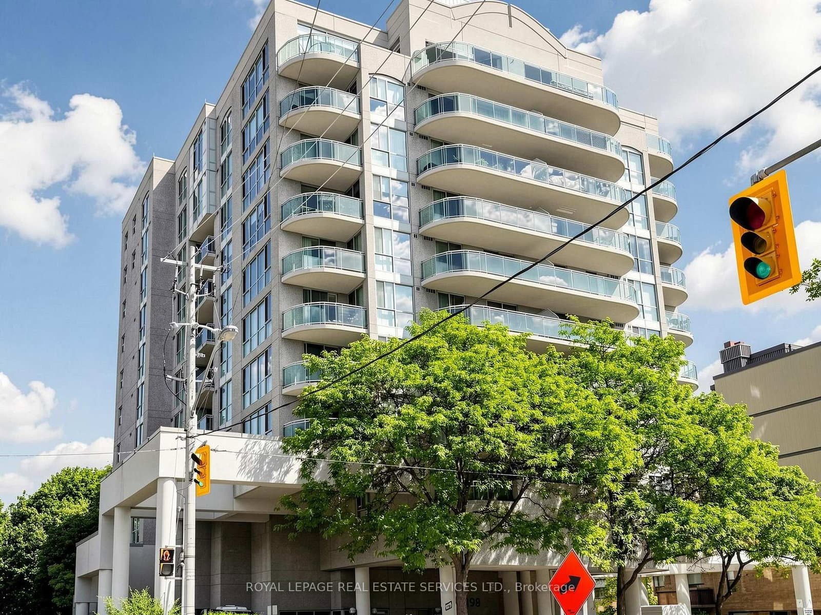 398 Eglinton Avenue, Unit 203 thumbnail 4