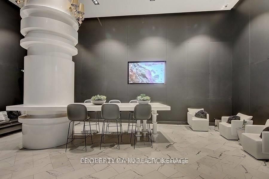87 Peter Street, Unit 816 thumbnail 10