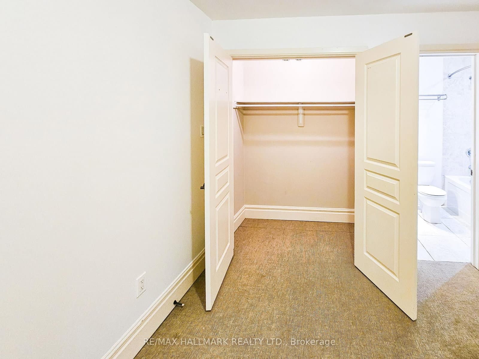 22 Roberta Drive, Unit Basement 2 thumbnail 4