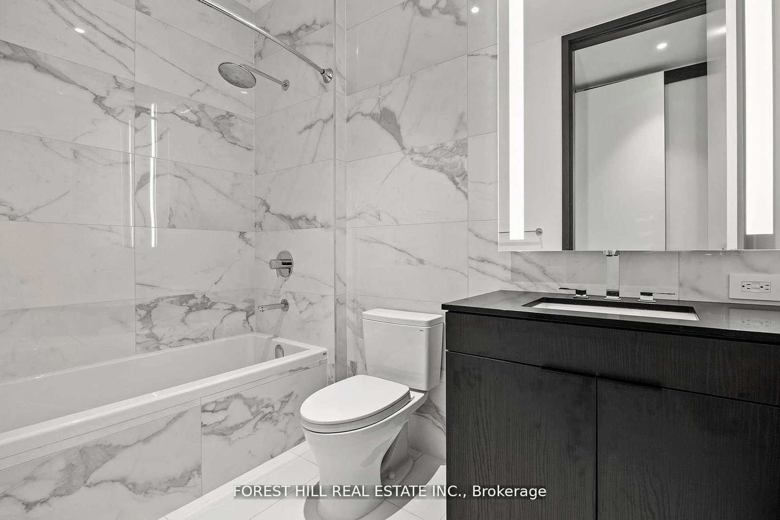 2 Avenue Road, Unit 1402 thumbnail 9
