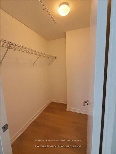 115 Mcmahon Drive, Unit 910 thumbnail 11