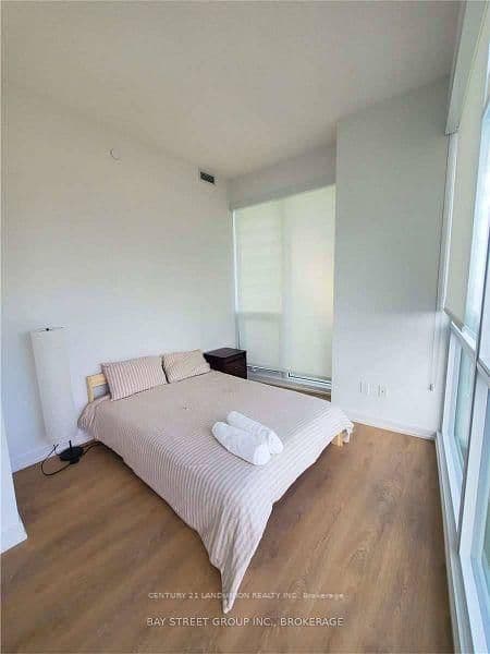 115 Mcmahon Drive, Unit 910 thumbnail 7