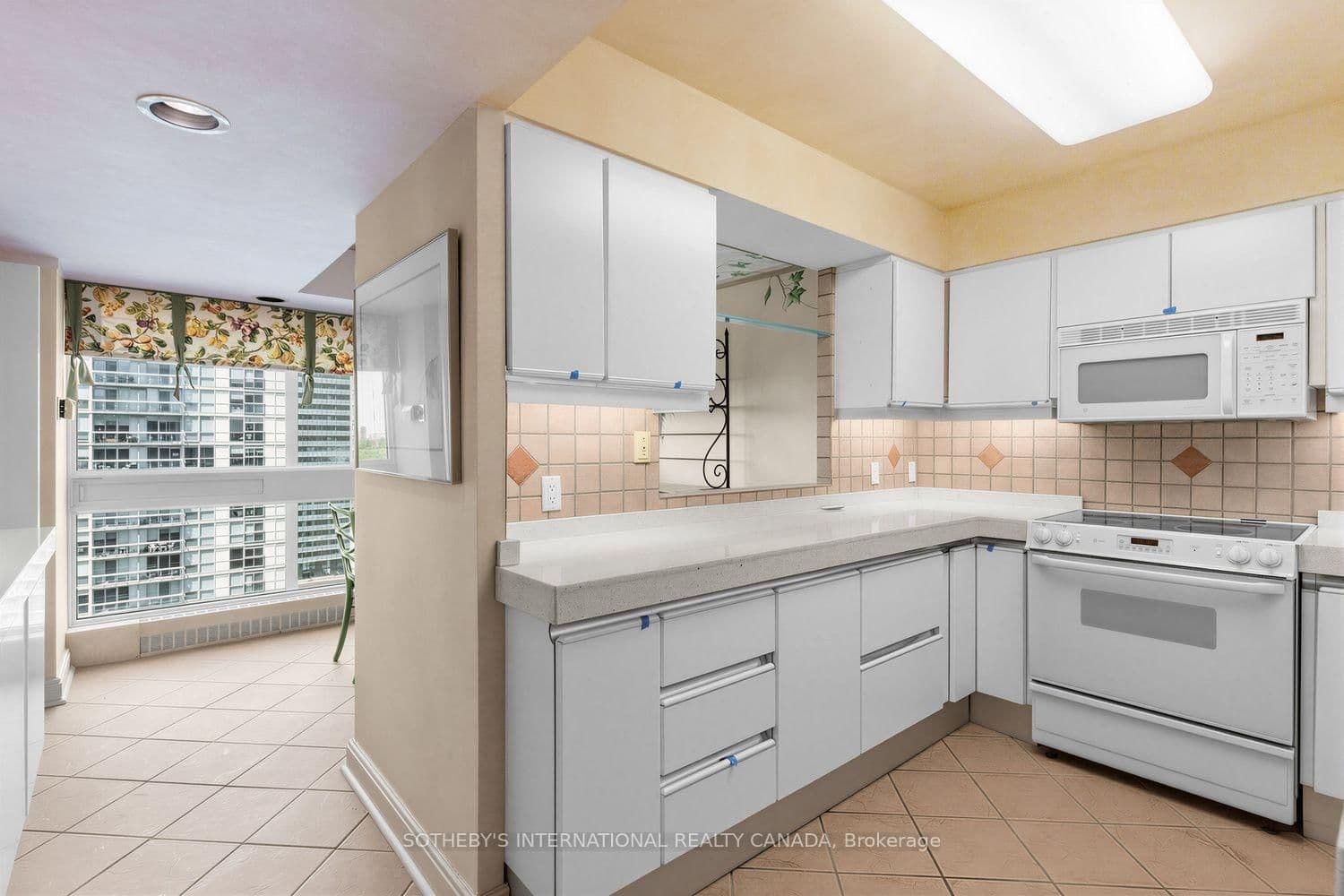 63 St Clair Avenue W, Unit 1801 thumbnail 12