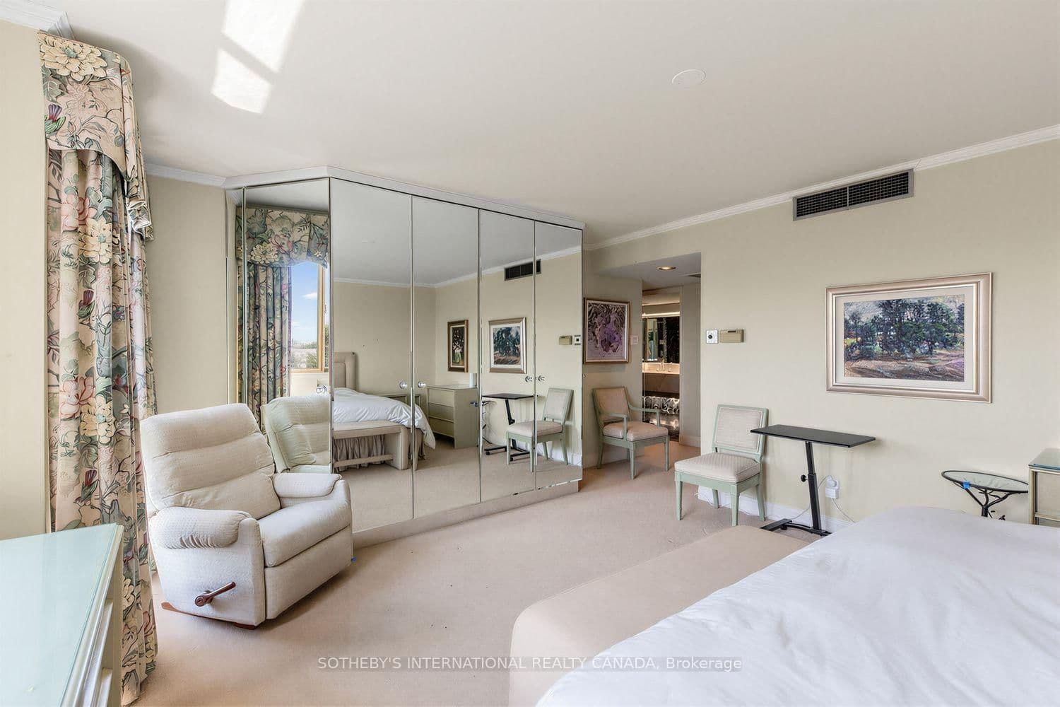 63 St Clair Avenue W, Unit 1801 thumbnail 21