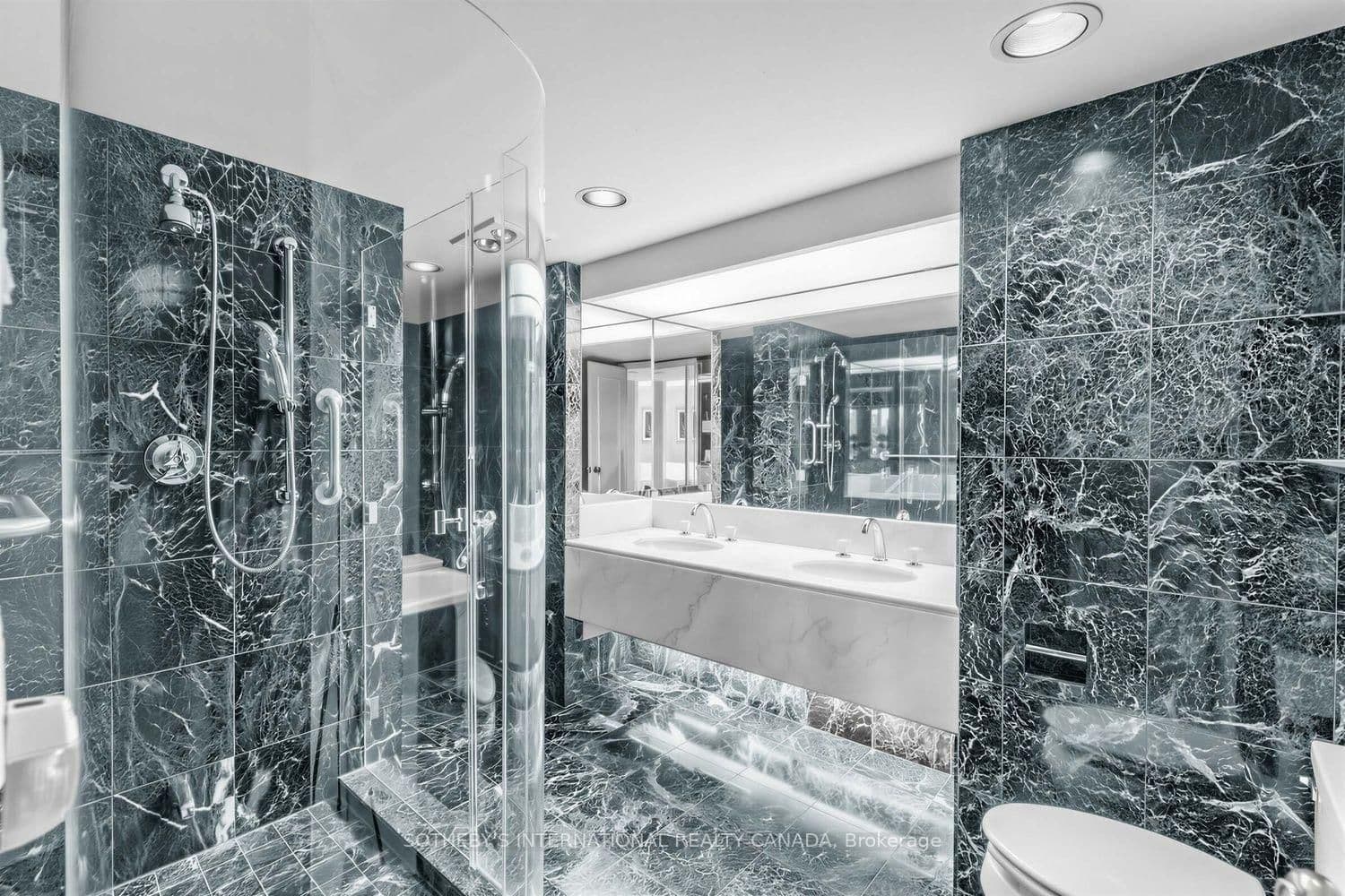 63 St Clair Avenue W, Unit 1801 thumbnail 24