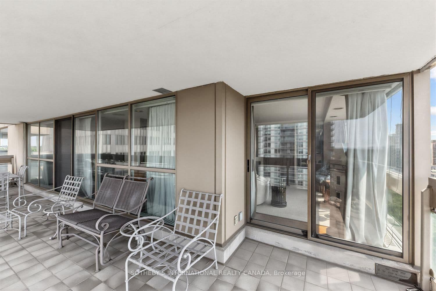 63 St Clair Avenue W, Unit 1801 thumbnail 26