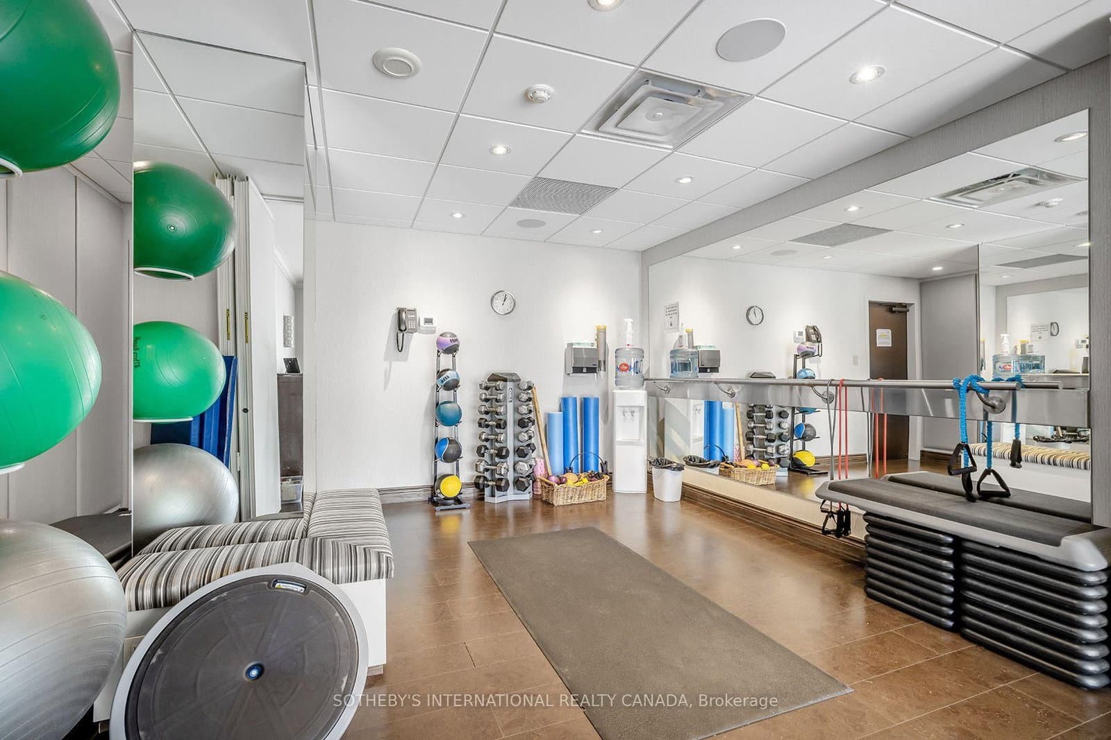 63 St Clair Avenue W, Unit 1801 thumbnail 37